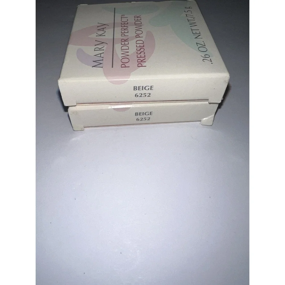 New Box Mary Kay Powder Perfect Pressed Powder D Shape Rare .26oz Beige 6252